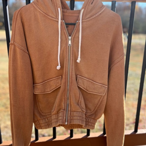 Aerie zip up hoodie. Size small. - Picture 3 of 14